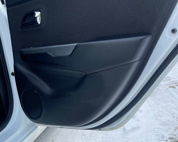 Белый Киа Рио, объемом двигателя 1.6 л и пробегом 148 тыс. км за 7550 $, фото 9 на Automoto.ua