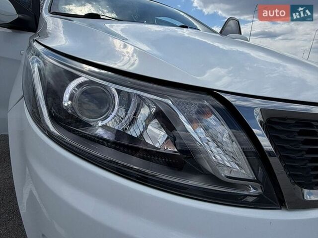 Білий Кіа Ріо, об'ємом двигуна 1.4 л та пробігом 125 тис. км за 7800 $, фото 3 на Automoto.ua