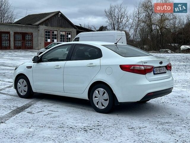 Белый Киа Рио, объемом двигателя 1.4 л и пробегом 125 тыс. км за 8300 $, фото 7 на Automoto.ua