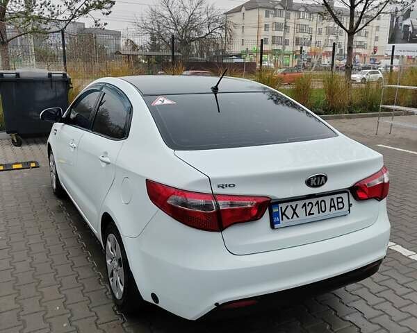 Белый Киа Рио, объемом двигателя 1.4 л и пробегом 91 тыс. км за 8400 $, фото 6 на Automoto.ua
