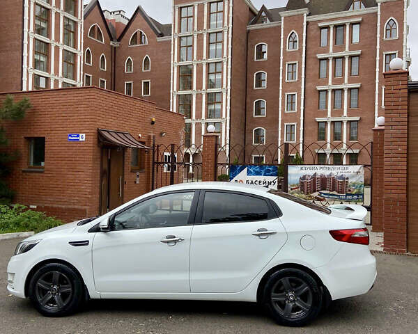 Белый Киа Рио, объемом двигателя 1.6 л и пробегом 94 тыс. км за 9200 $, фото 1 на Automoto.ua