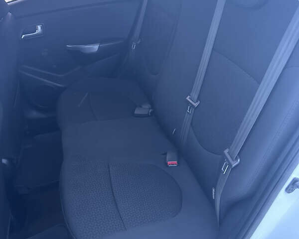 Белый Киа Рио, объемом двигателя 1.4 л и пробегом 130 тыс. км за 6900 $, фото 3 на Automoto.ua