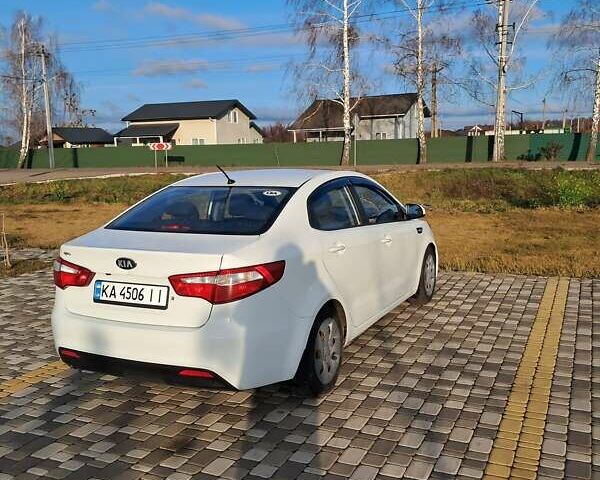 Белый Киа Рио, объемом двигателя 1.4 л и пробегом 177 тыс. км за 7900 $, фото 3 на Automoto.ua