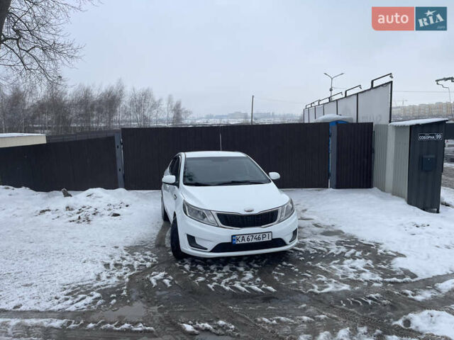 Білий Кіа Ріо, об'ємом двигуна 1.4 л та пробігом 216 тис. км за 7850 $, фото 5 на Automoto.ua