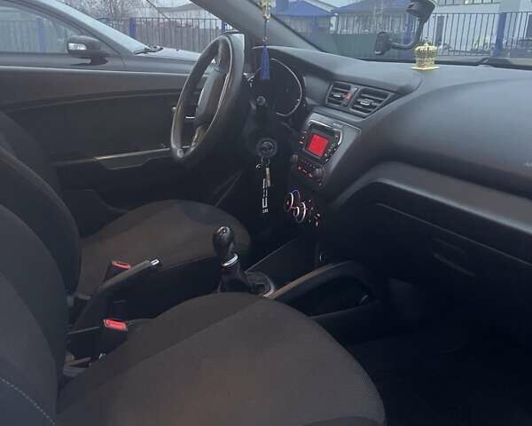 Белый Киа Рио, объемом двигателя 0 л и пробегом 180 тыс. км за 8000 $, фото 9 на Automoto.ua