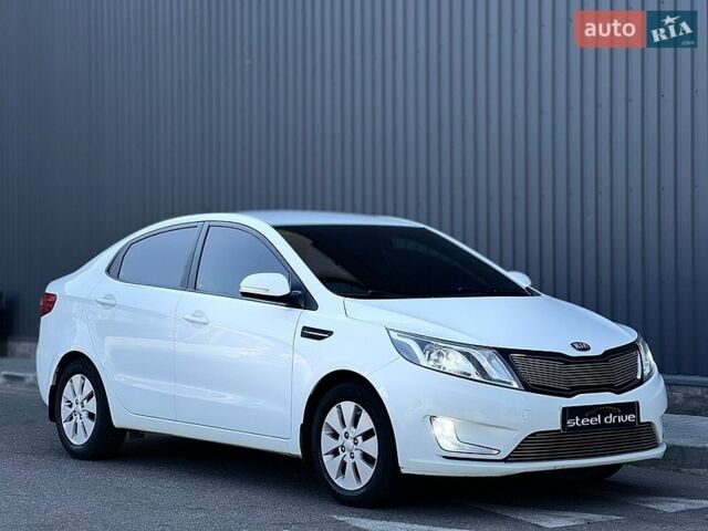 Белый Киа Рио, объемом двигателя 1.6 л и пробегом 135 тыс. км за 9199 $, фото 2 на Automoto.ua