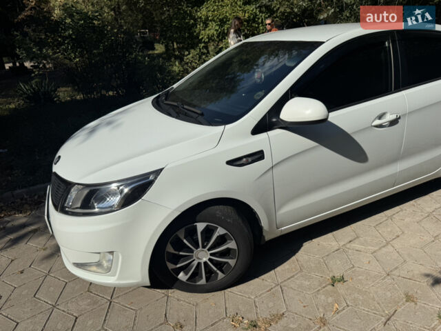 Белый Киа Рио, объемом двигателя 1.4 л и пробегом 94 тыс. км за 8700 $, фото 8 на Automoto.ua