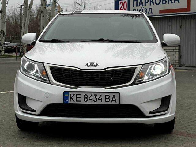 Белый Киа Рио, объемом двигателя 1.4 л и пробегом 125 тыс. км за 8000 $, фото 5 на Automoto.ua