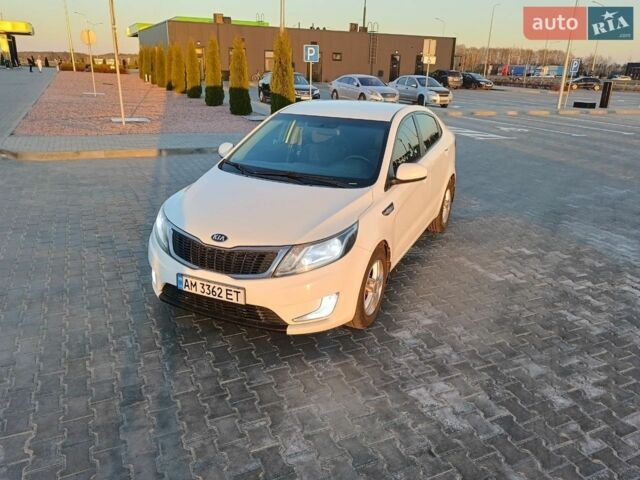 Білий Кіа Ріо, об'ємом двигуна 1.4 л та пробігом 160 тис. км за 7700 $, фото 1 на Automoto.ua