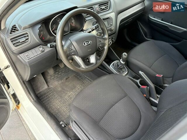 Белый Киа Рио, объемом двигателя 1.4 л и пробегом 157 тыс. км за 6800 $, фото 13 на Automoto.ua