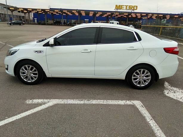 Белый Киа Рио, объемом двигателя 1.4 л и пробегом 83 тыс. км за 10200 $, фото 4 на Automoto.ua