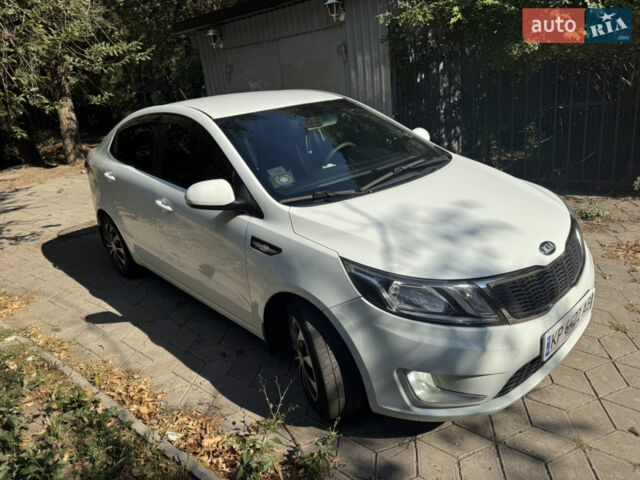 Белый Киа Рио, объемом двигателя 1.4 л и пробегом 94 тыс. км за 8700 $, фото 4 на Automoto.ua
