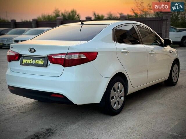 Белый Киа Рио, объемом двигателя 1.4 л и пробегом 73 тыс. км за 7950 $, фото 3 на Automoto.ua