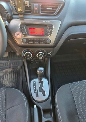 Белый Киа Рио, объемом двигателя 1.4 л и пробегом 212 тыс. км за 7300 $, фото 10 на Automoto.ua