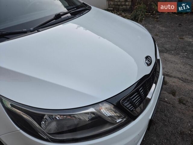 Белый Киа Рио, объемом двигателя 1.6 л и пробегом 156 тыс. км за 8700 $, фото 17 на Automoto.ua