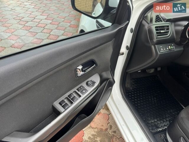 Белый Киа Рио, объемом двигателя 1.6 л и пробегом 173 тыс. км за 7800 $, фото 11 на Automoto.ua