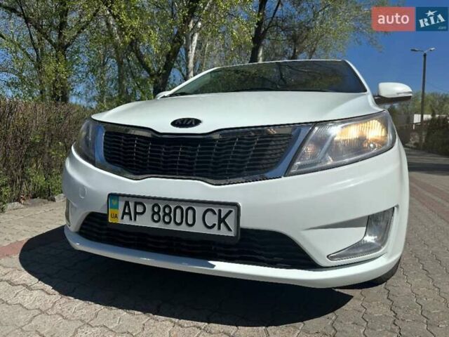 Білий Кіа Ріо, об'ємом двигуна 1.59 л та пробігом 185 тис. км за 7000 $, фото 1 на Automoto.ua