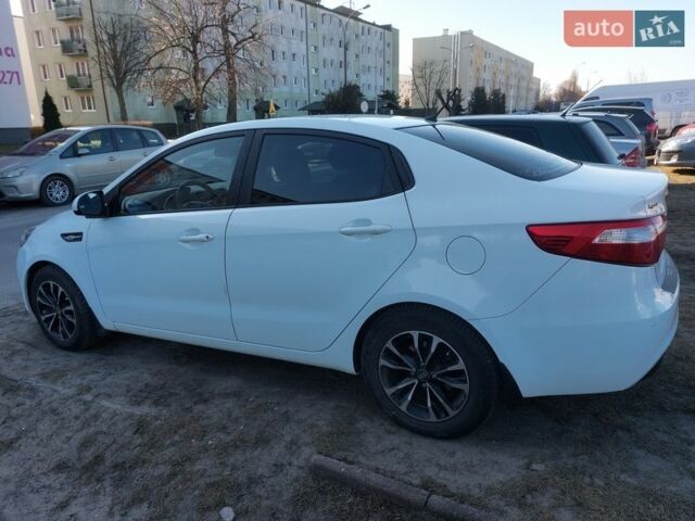 Білий Кіа Ріо, об'ємом двигуна 1.4 л та пробігом 139 тис. км за 7000 $, фото 10 на Automoto.ua