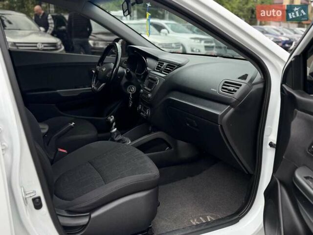 Белый Киа Рио, объемом двигателя 1.6 л и пробегом 105 тыс. км за 7790 $, фото 40 на Automoto.ua