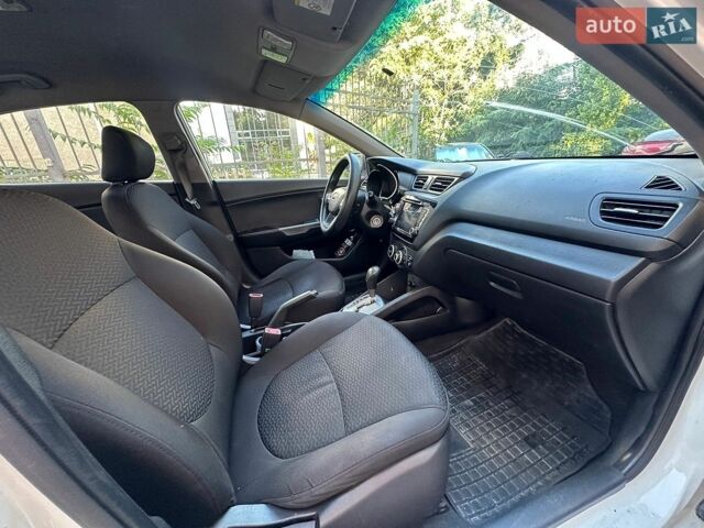 Білий Кіа Ріо, об'ємом двигуна 1.4 л та пробігом 214 тис. км за 6600 $, фото 13 на Automoto.ua