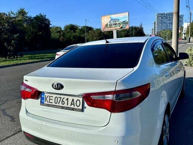 Белый Киа Рио, объемом двигателя 1.4 л и пробегом 86 тыс. км за 9500 $, фото 3 на Automoto.ua