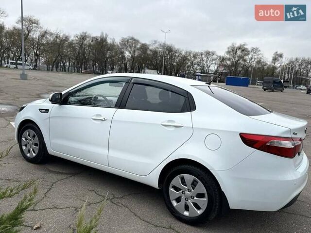 Белый Киа Рио, объемом двигателя 1.4 л и пробегом 140 тыс. км за 7800 $, фото 8 на Automoto.ua