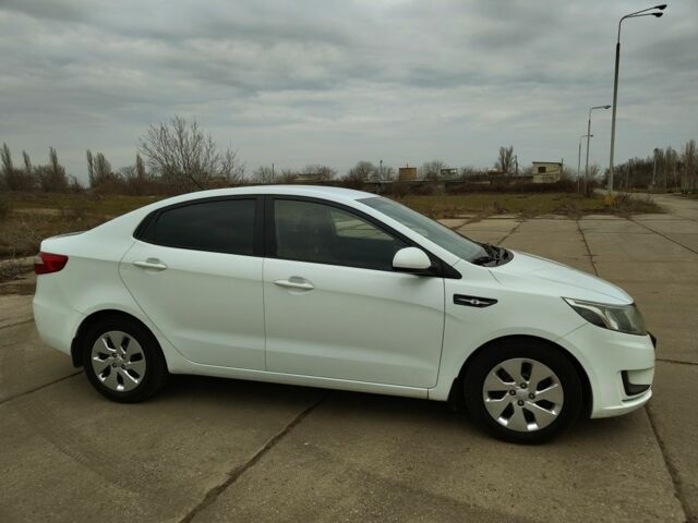 Белый Киа Рио, объемом двигателя 1.4 л и пробегом 155 тыс. км за 8300 $, фото 6 на Automoto.ua