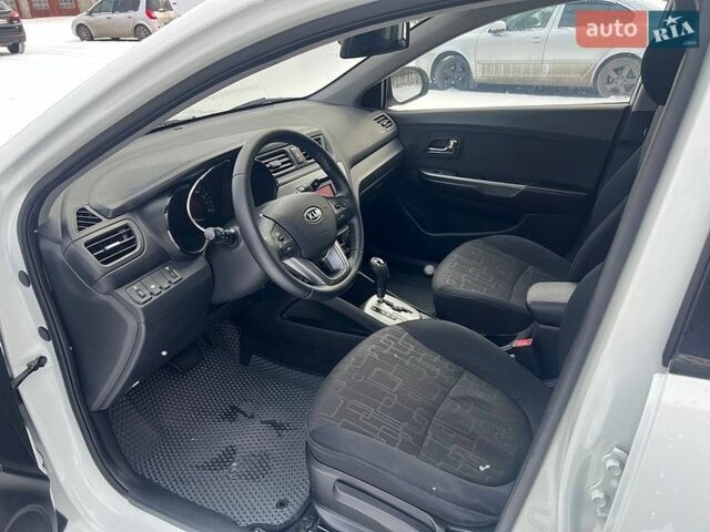 Белый Киа Рио, объемом двигателя 1.4 л и пробегом 125 тыс. км за 8300 $, фото 29 на Automoto.ua