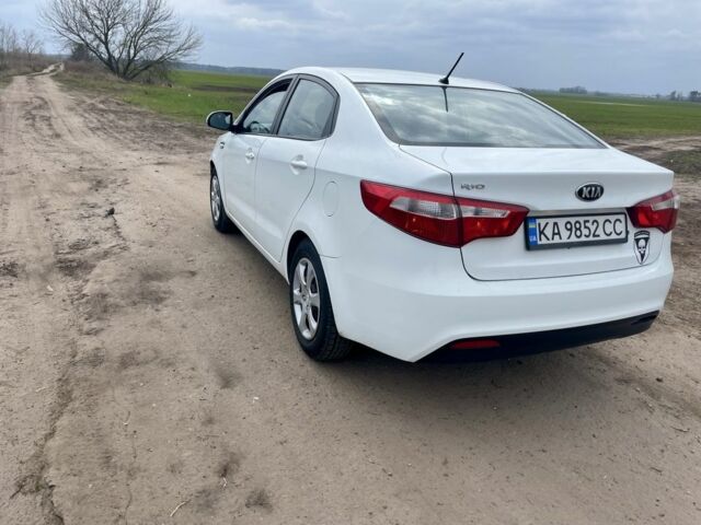 Білий Кіа Ріо, об'ємом двигуна 0 л та пробігом 210 тис. км за 5500 $, фото 3 на Automoto.ua