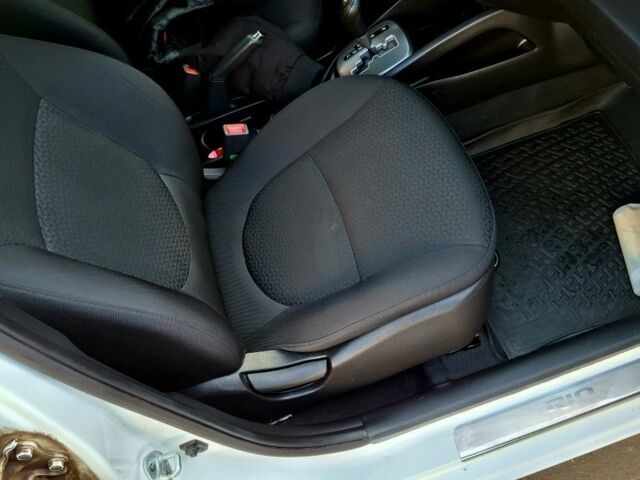 Белый Киа Рио, объемом двигателя 1.4 л и пробегом 87 тыс. км за 8750 $, фото 17 на Automoto.ua