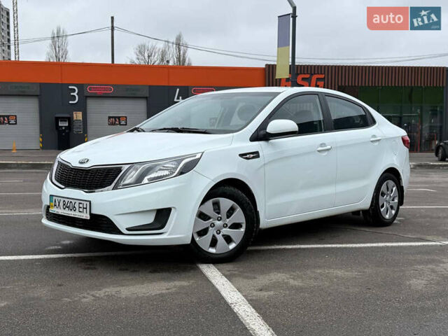 Белый Киа Рио, объемом двигателя 1.4 л и пробегом 23 тыс. км за 9900 $, фото 5 на Automoto.ua