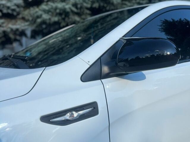 Белый Киа Рио, объемом двигателя 1.4 л и пробегом 220 тыс. км за 8000 $, фото 7 на Automoto.ua