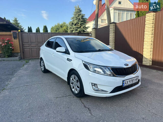 Белый Киа Рио, объемом двигателя 1.4 л и пробегом 145 тыс. км за 6500 $, фото 6 на Automoto.ua