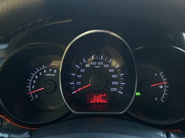 Білий Кіа Ріо, об'ємом двигуна 1.4 л та пробігом 248 тис. км за 7499 $, фото 6 на Automoto.ua