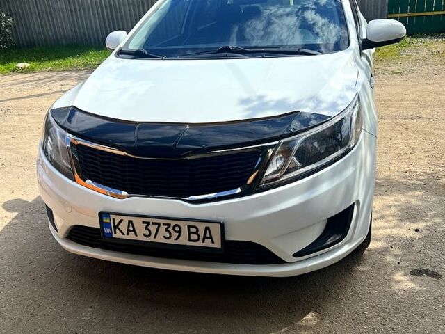 Белый Киа Рио, объемом двигателя 1.4 л и пробегом 260 тыс. км за 6250 $, фото 1 на Automoto.ua