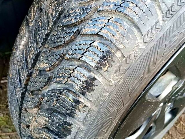 Білий Кіа Ріо, об'ємом двигуна 1.4 л та пробігом 870 тис. км за 7500 $, фото 4 на Automoto.ua