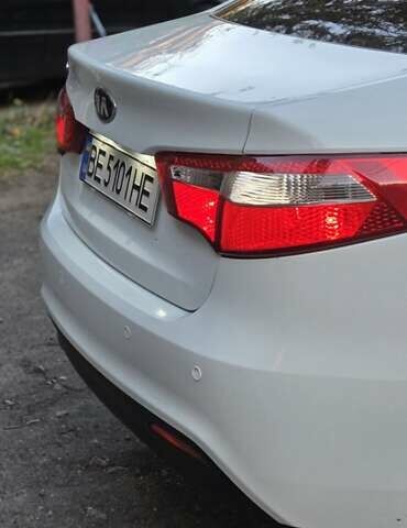 Белый Киа Рио, объемом двигателя 1.6 л и пробегом 126 тыс. км за 9000 $, фото 6 на Automoto.ua