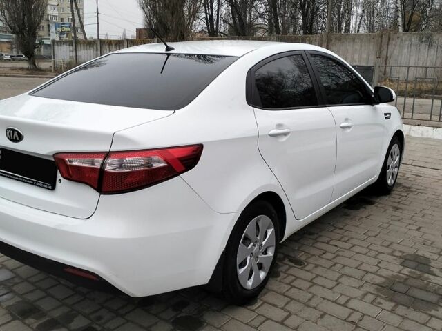 Білий Кіа Ріо, об'ємом двигуна 1.4 л та пробігом 84 тис. км за 8200 $, фото 3 на Automoto.ua