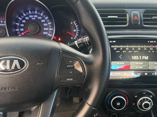 Белый Киа Рио, объемом двигателя 1.4 л и пробегом 141 тыс. км за 6300 $, фото 8 на Automoto.ua