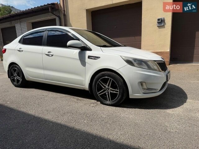Белый Киа Рио, объемом двигателя 1.4 л и пробегом 143 тыс. км за 9199 $, фото 21 на Automoto.ua