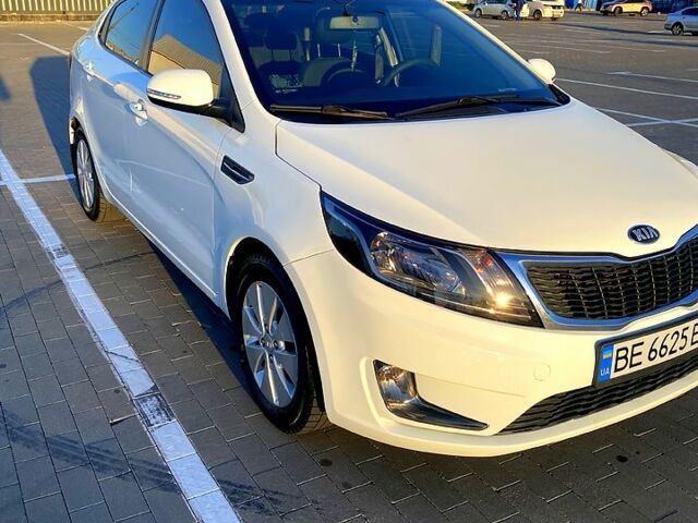 Белый Киа Рио, объемом двигателя 1.6 л и пробегом 103 тыс. км за 7500 $, фото 5 на Automoto.ua