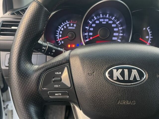 Белый Киа Рио, объемом двигателя 1.4 л и пробегом 141 тыс. км за 6300 $, фото 7 на Automoto.ua