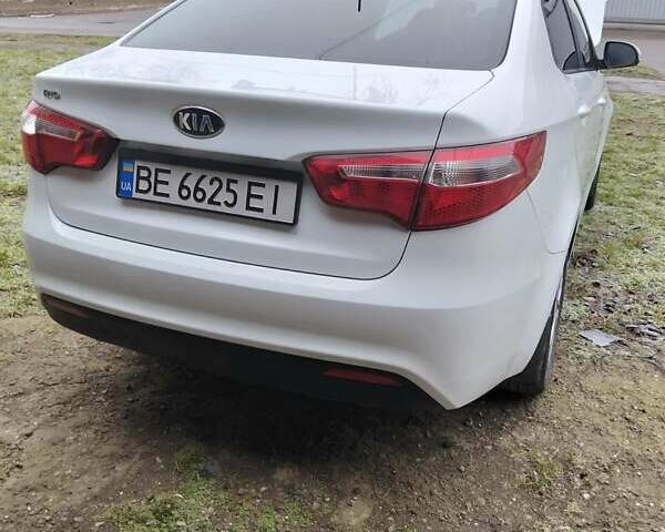 Белый Киа Рио, объемом двигателя 1.59 л и пробегом 102 тыс. км за 3700 $, фото 10 на Automoto.ua