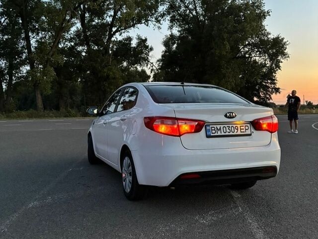 Белый Киа Рио, объемом двигателя 1.4 л и пробегом 190 тыс. км за 7000 $, фото 6 на Automoto.ua
