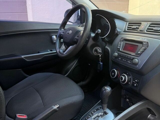 Белый Киа Рио, объемом двигателя 1.4 л и пробегом 143 тыс. км за 9199 $, фото 6 на Automoto.ua