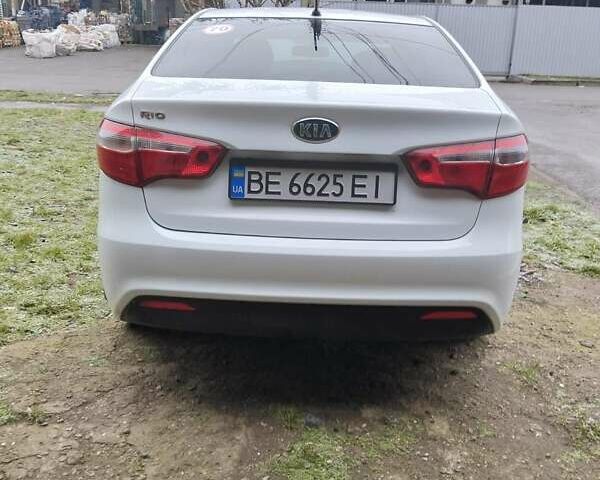 Белый Киа Рио, объемом двигателя 1.59 л и пробегом 102 тыс. км за 3700 $, фото 8 на Automoto.ua