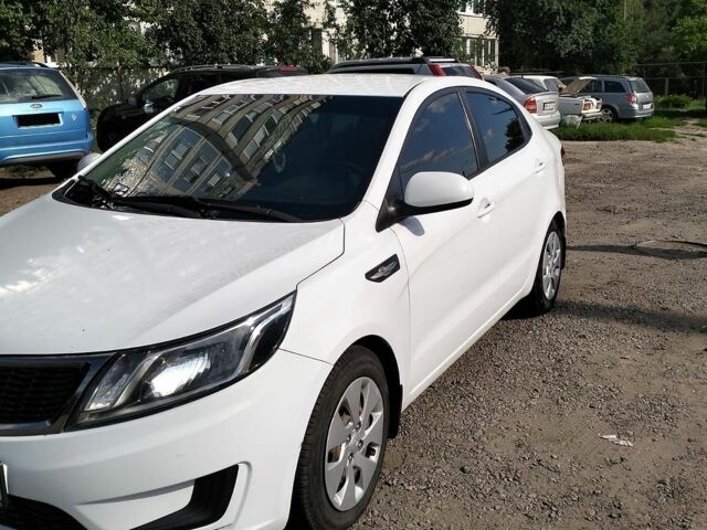 Білий Кіа Ріо, об'ємом двигуна 1.4 л та пробігом 84 тис. км за 8200 $, фото 12 на Automoto.ua
