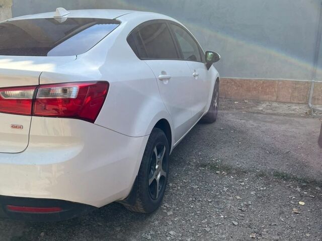 Білий Кіа Ріо, об'ємом двигуна 1.59 л та пробігом 150 тис. км за 7500 $, фото 10 на Automoto.ua