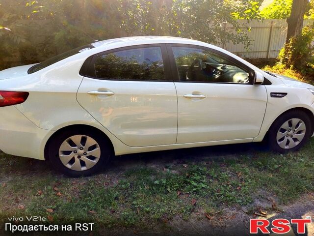 Белый Киа Рио, объемом двигателя 1.4 л и пробегом 139 тыс. км за 6000 $, фото 7 на Automoto.ua