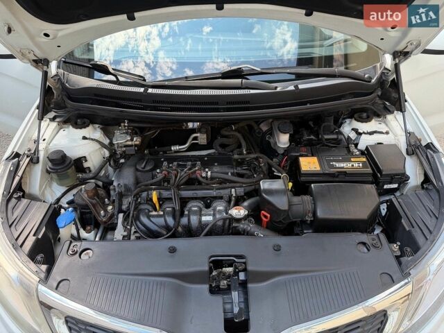 Белый Киа Рио, объемом двигателя 1.4 л и пробегом 143 тыс. км за 9199 $, фото 15 на Automoto.ua